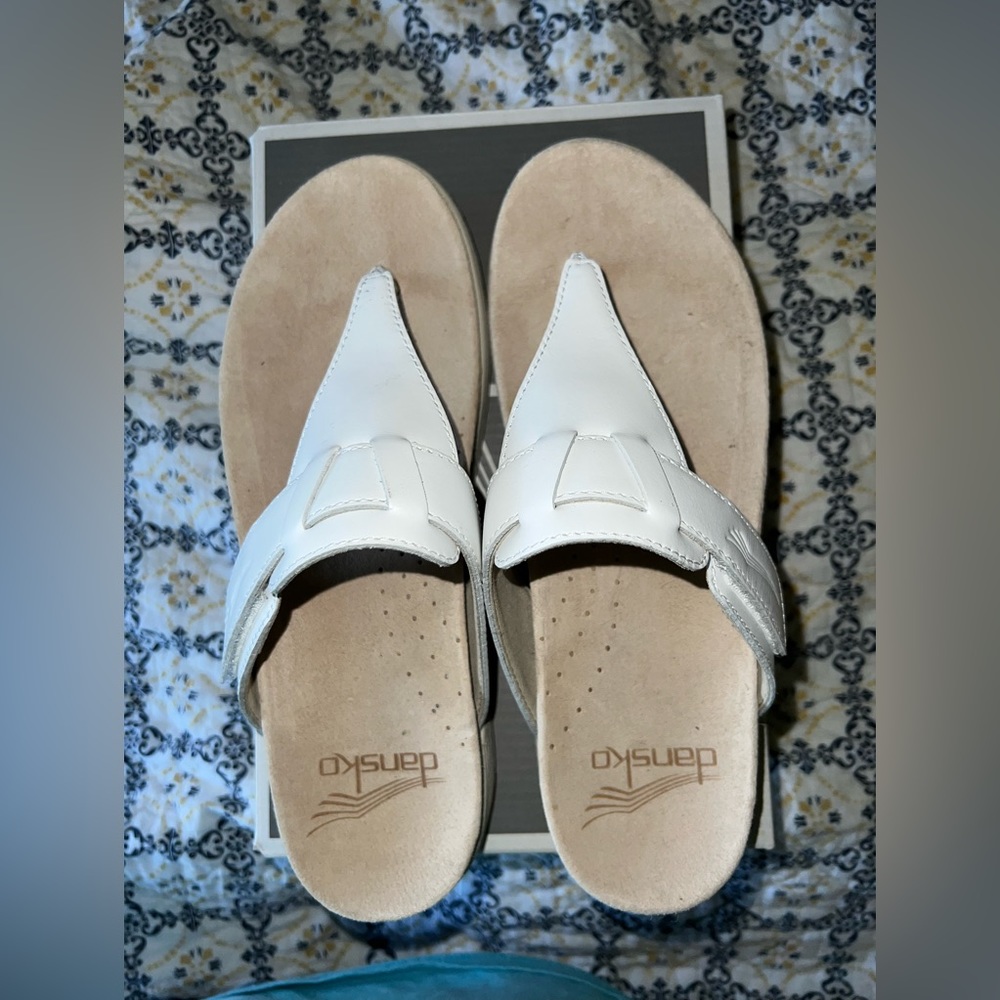 Dansko Cece Ladies White Sandals sz 38